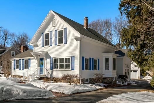 103 Oak St, Reading, MA 01867