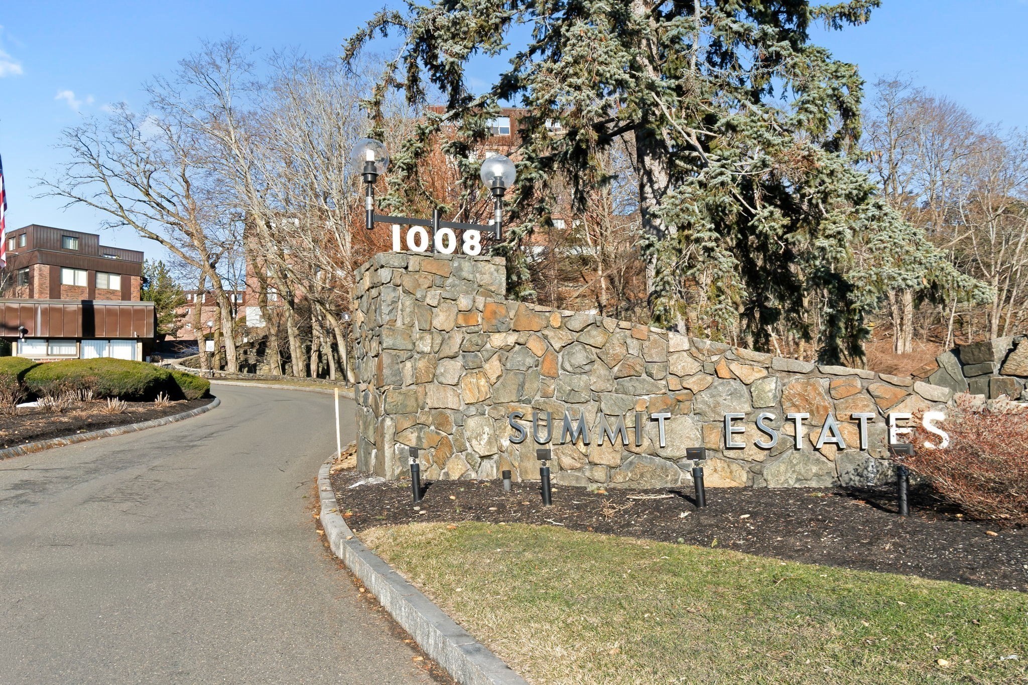 1008 Paradise Road Unit 1M, Swampscott, MA 01907