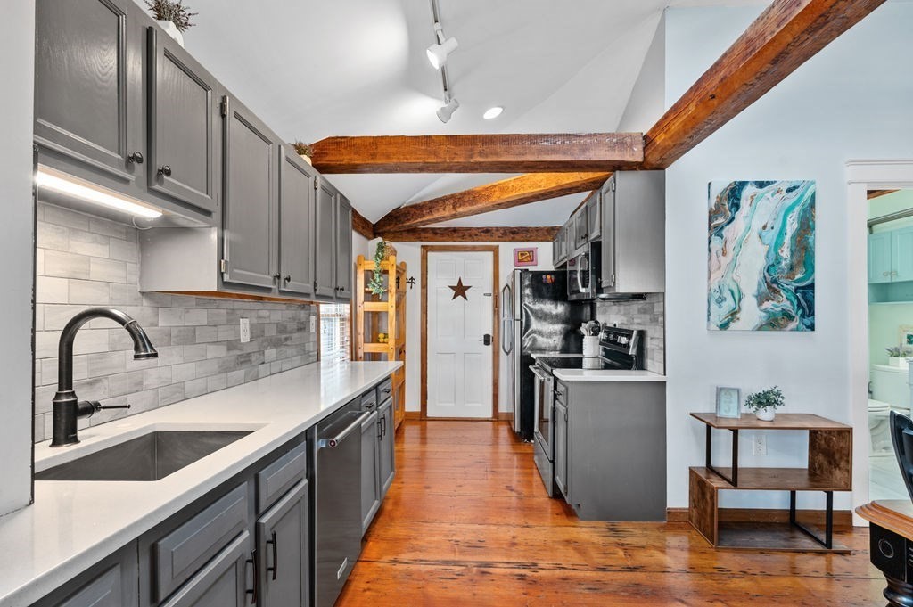 16 School Unit 3, Beverly, MA 01915 - Image 2