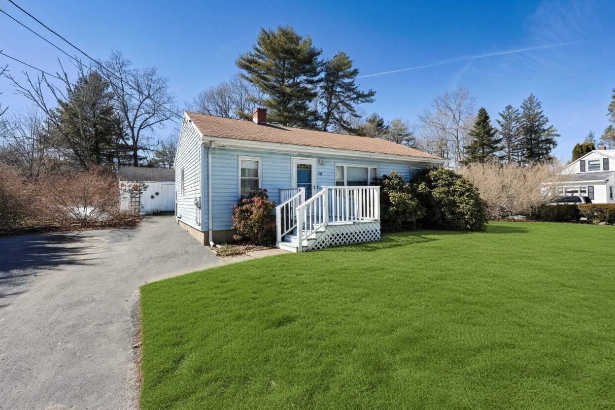 440 South St, Plainville, MA 02762