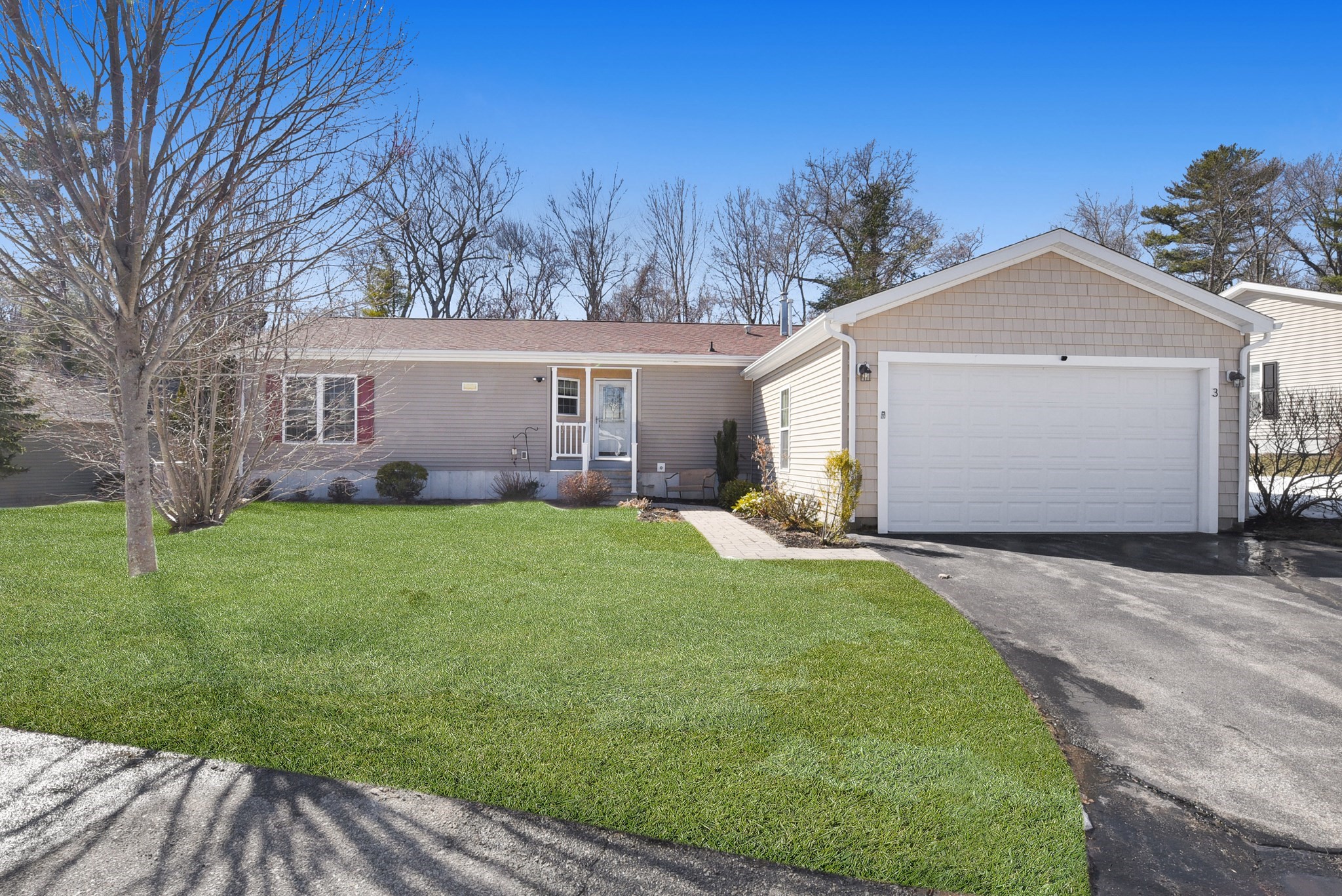 3 Leslie Road, Rockland, MA 02370