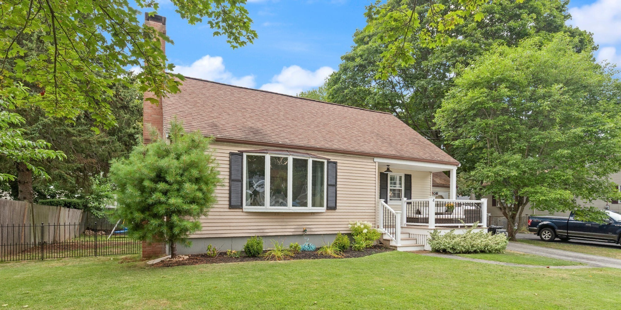 4 Pinewood Ave, Beverly, MA 01915