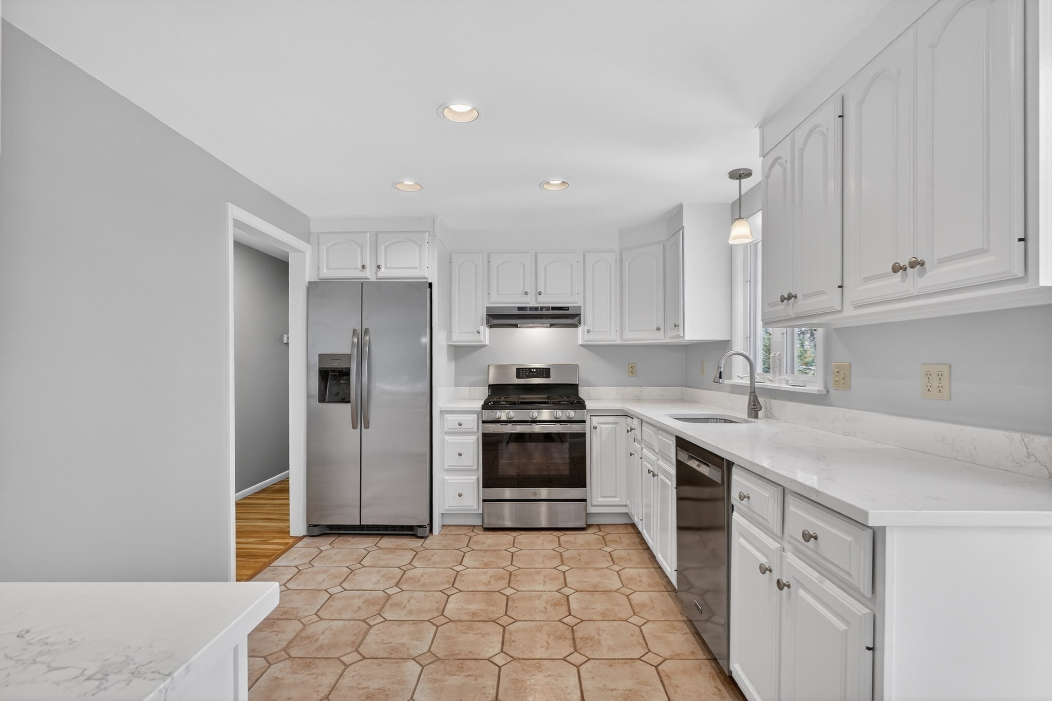 37 Ledgewood Road, Framingham, MA 01701 - Image 13