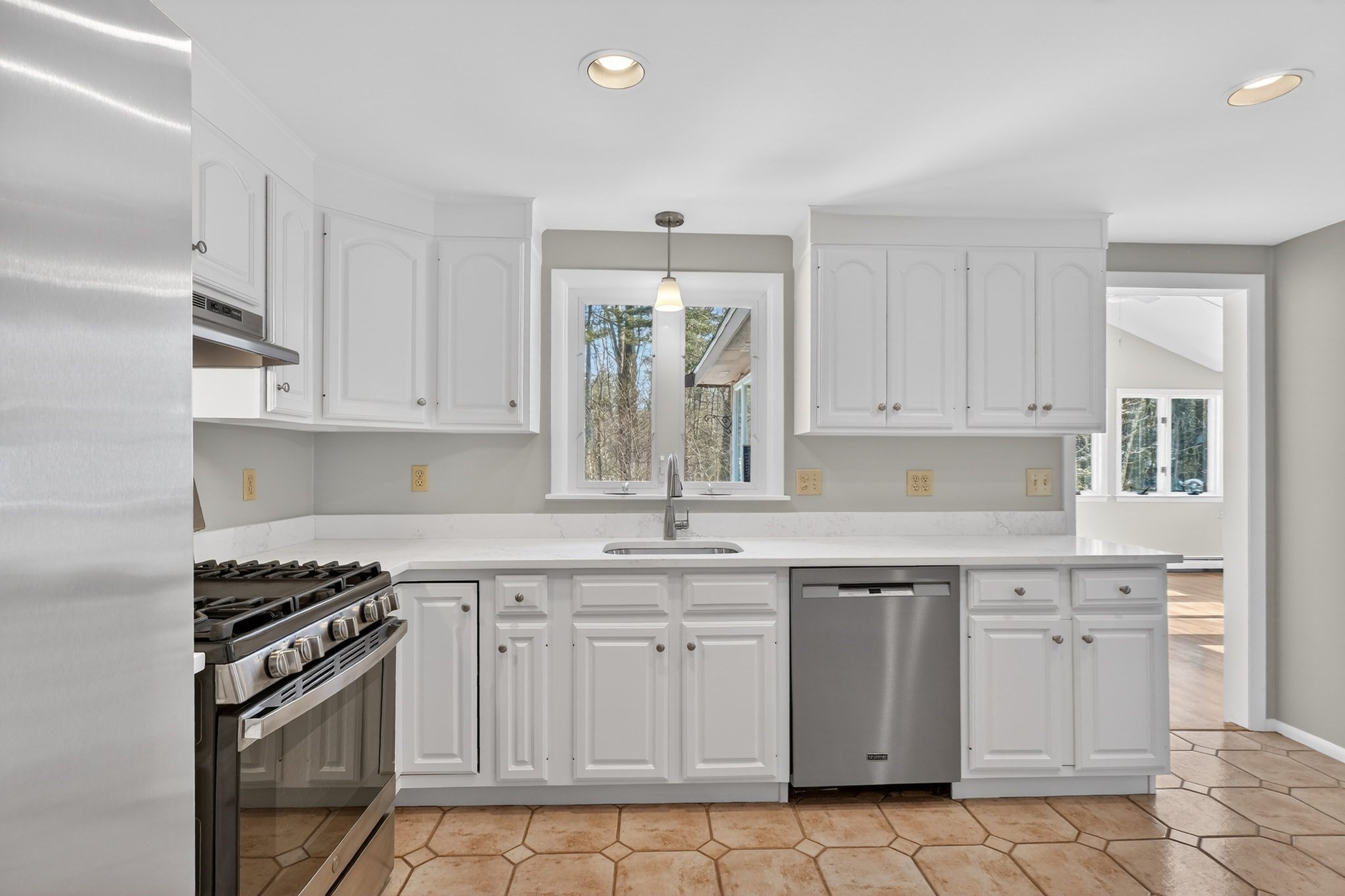 37 Ledgewood Road, Framingham, MA 01701 - Image 15