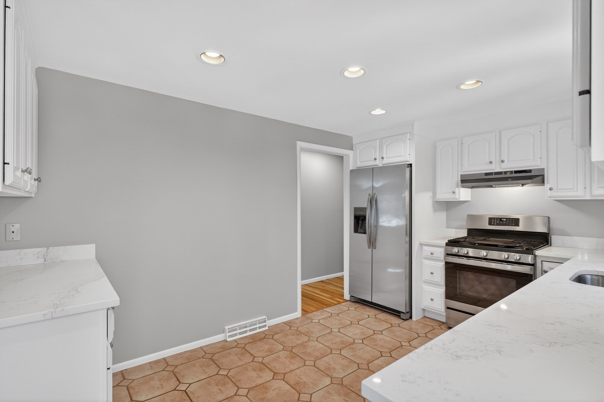 37 Ledgewood Road, Framingham, MA 01701 - Image 17