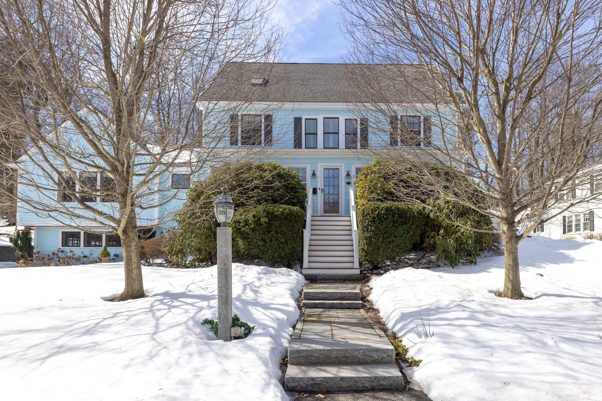25 Washburn Ave, Wellesley, MA 02481