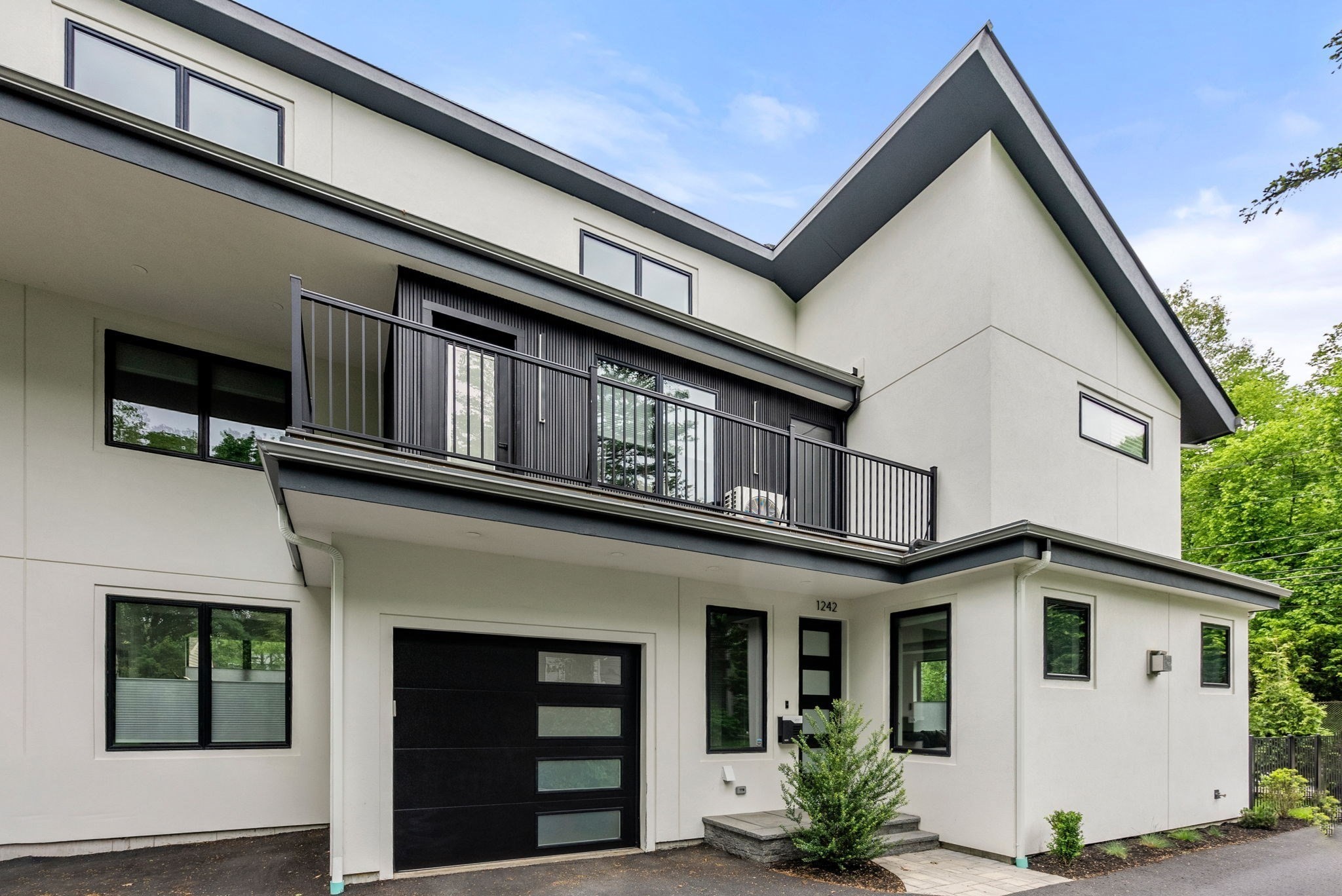 1242 Beacon St Unit 1242, Newton, MA 02468