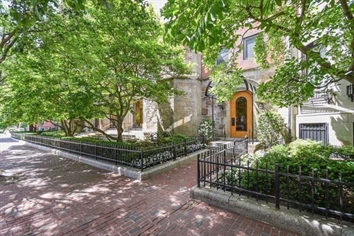 492 Beacon, Apt 82