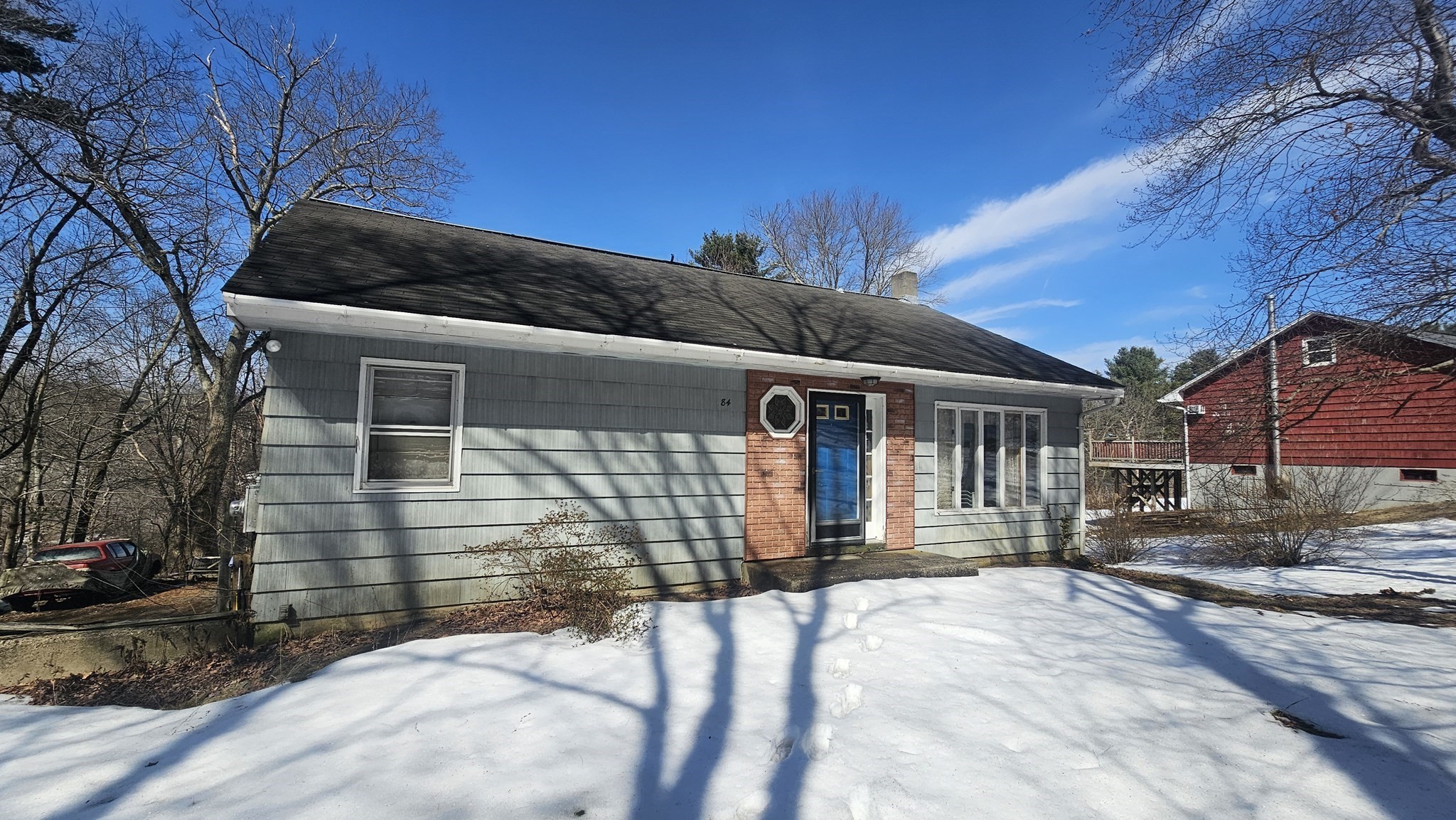 84 Stafford Holland Rd, Wales, MA 01081