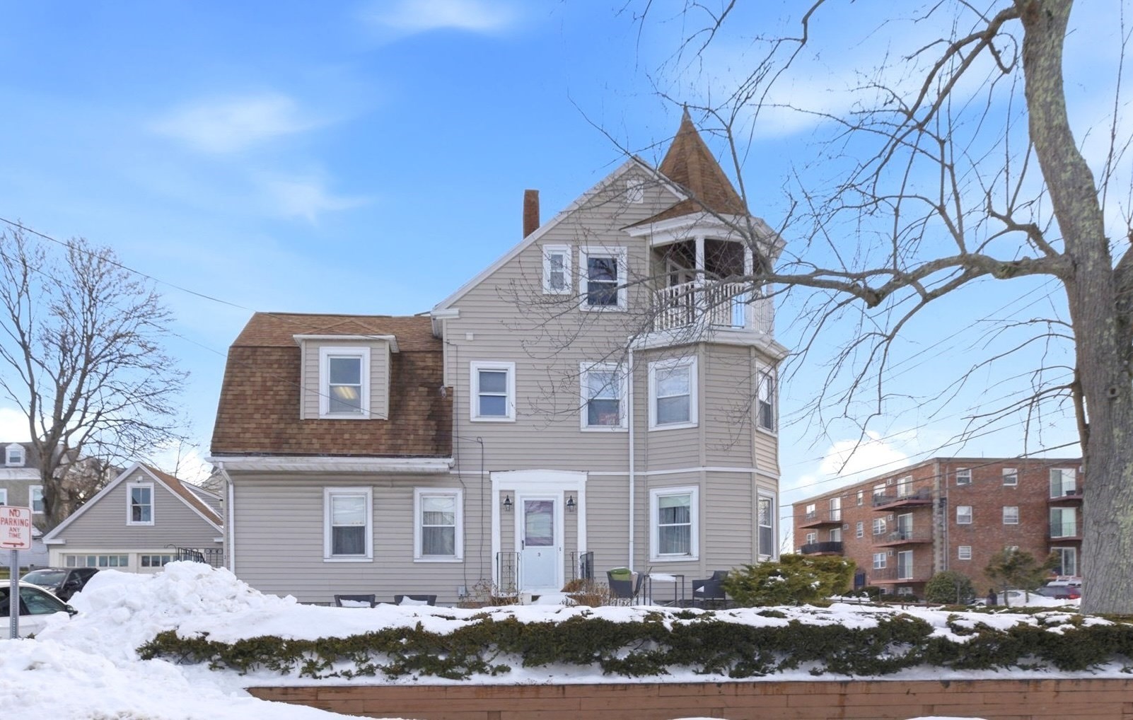 135 E Squantum St, Quincy, MA 02171