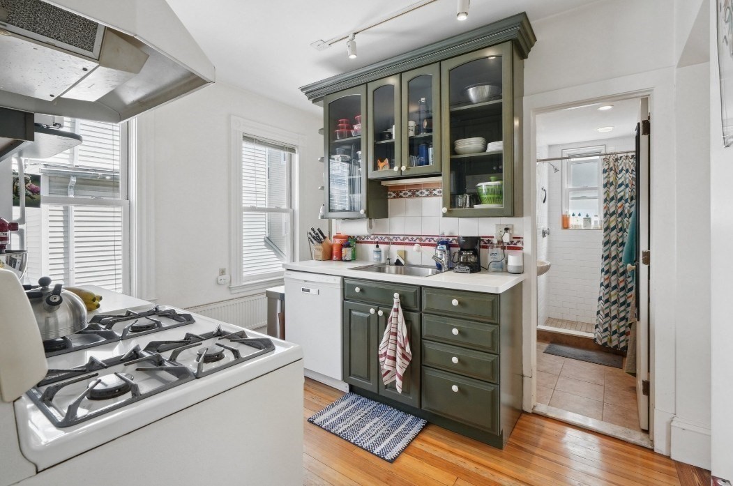 46 Hunting Street, Somerville, MA 02143 - Image 5