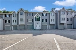 124 Tennis Plaza Rd Unit 40, Dracut, MA 01826