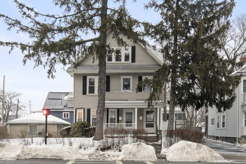 206 N Beacon St Unit 206, Watertown, MA 02472