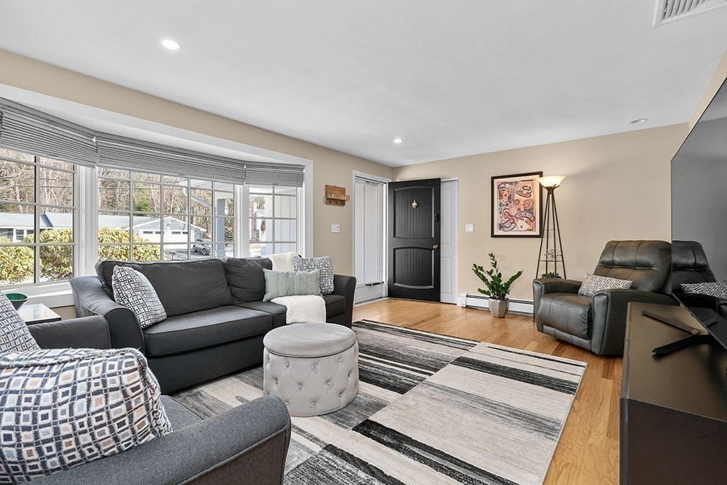 16 Bayberry Ln, Framingham, MA 01701 - Image 2