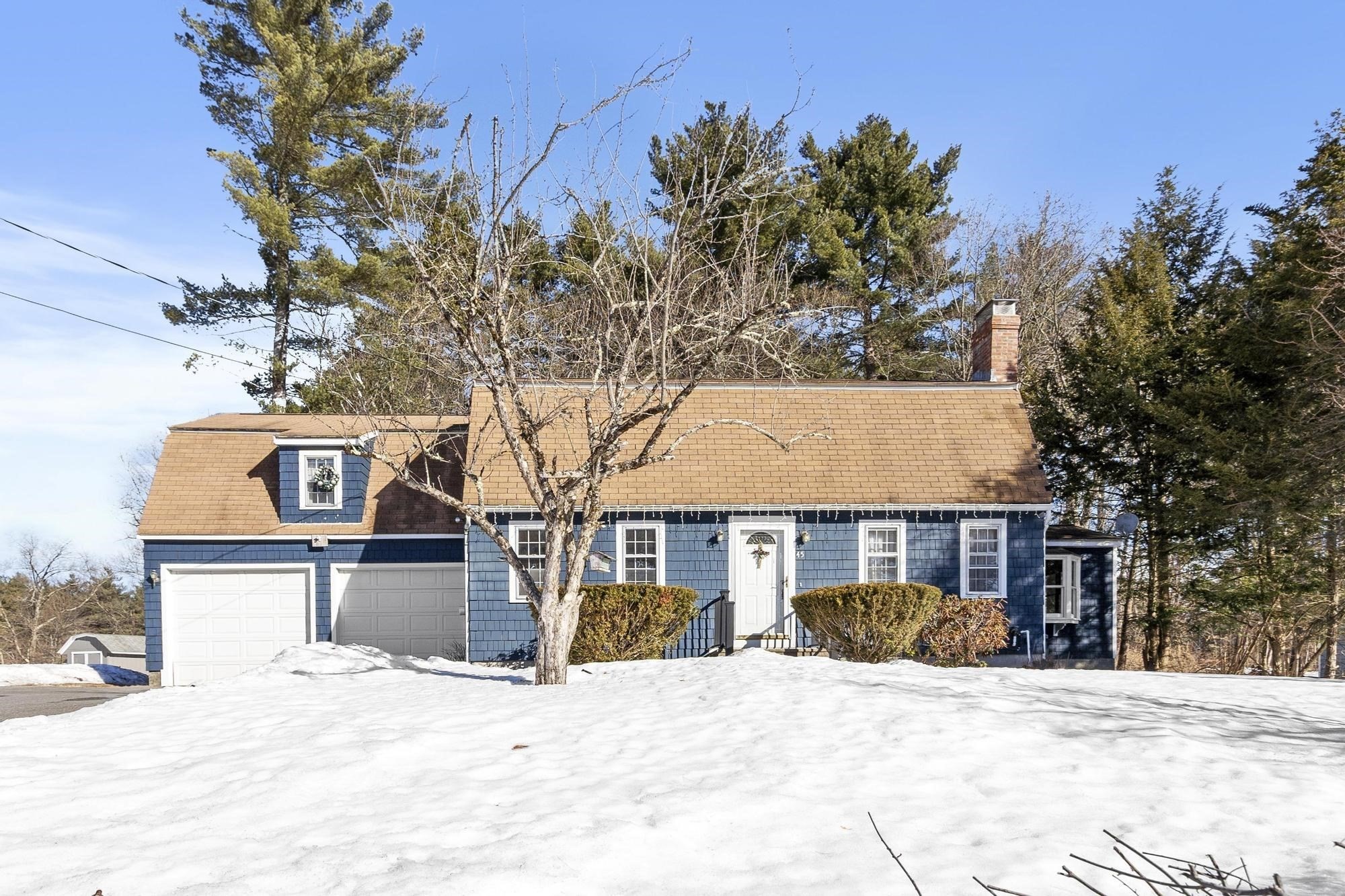 45 Maplewood Dr, Townsend, MA 01469