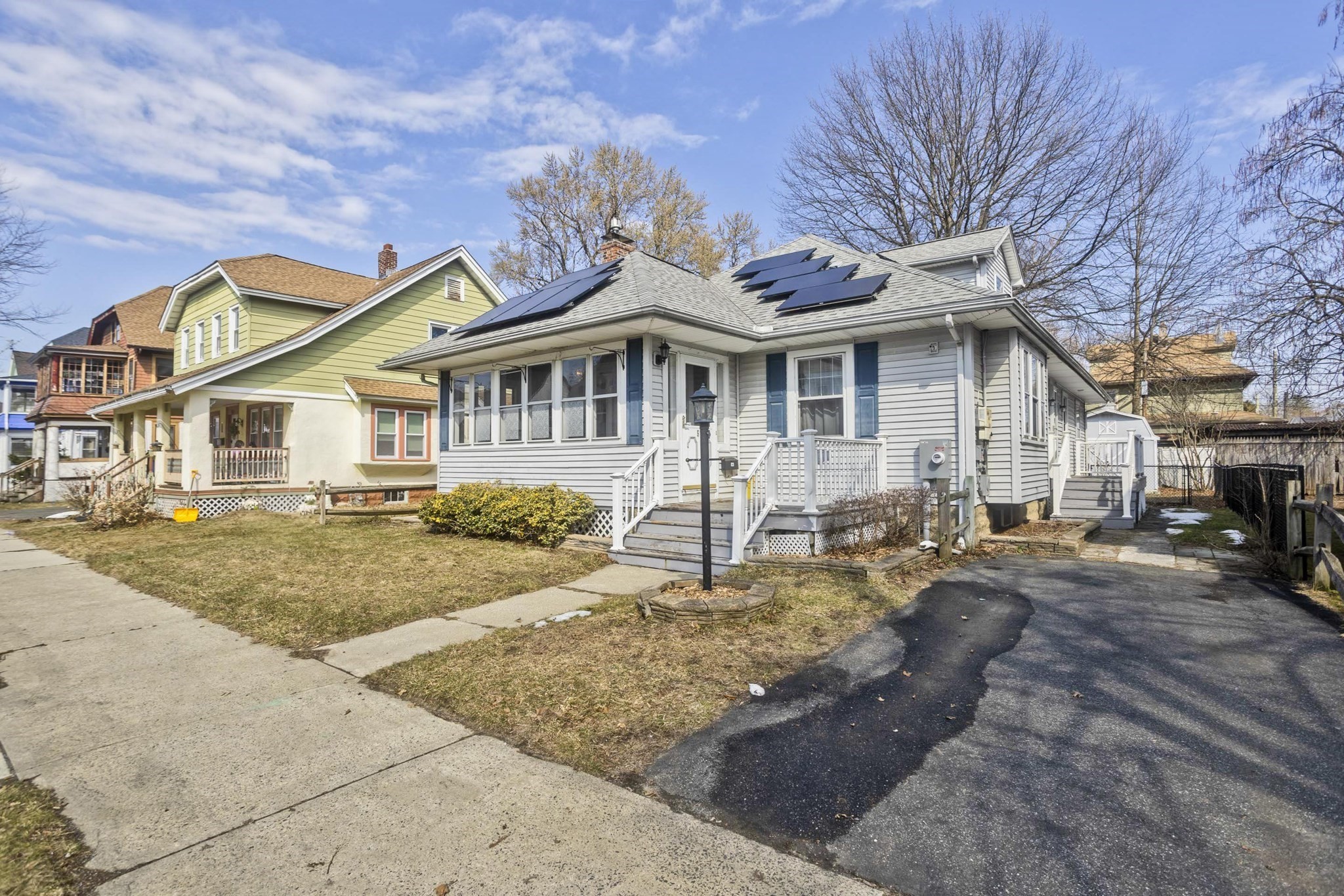 57 Lyndale St, Springfield, MA 01108