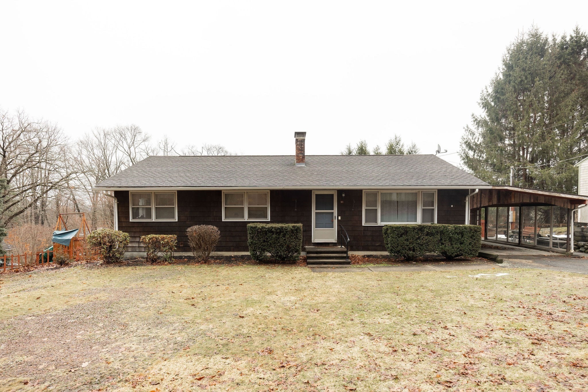 411 Dennison Dr, Southbridge, MA 01550