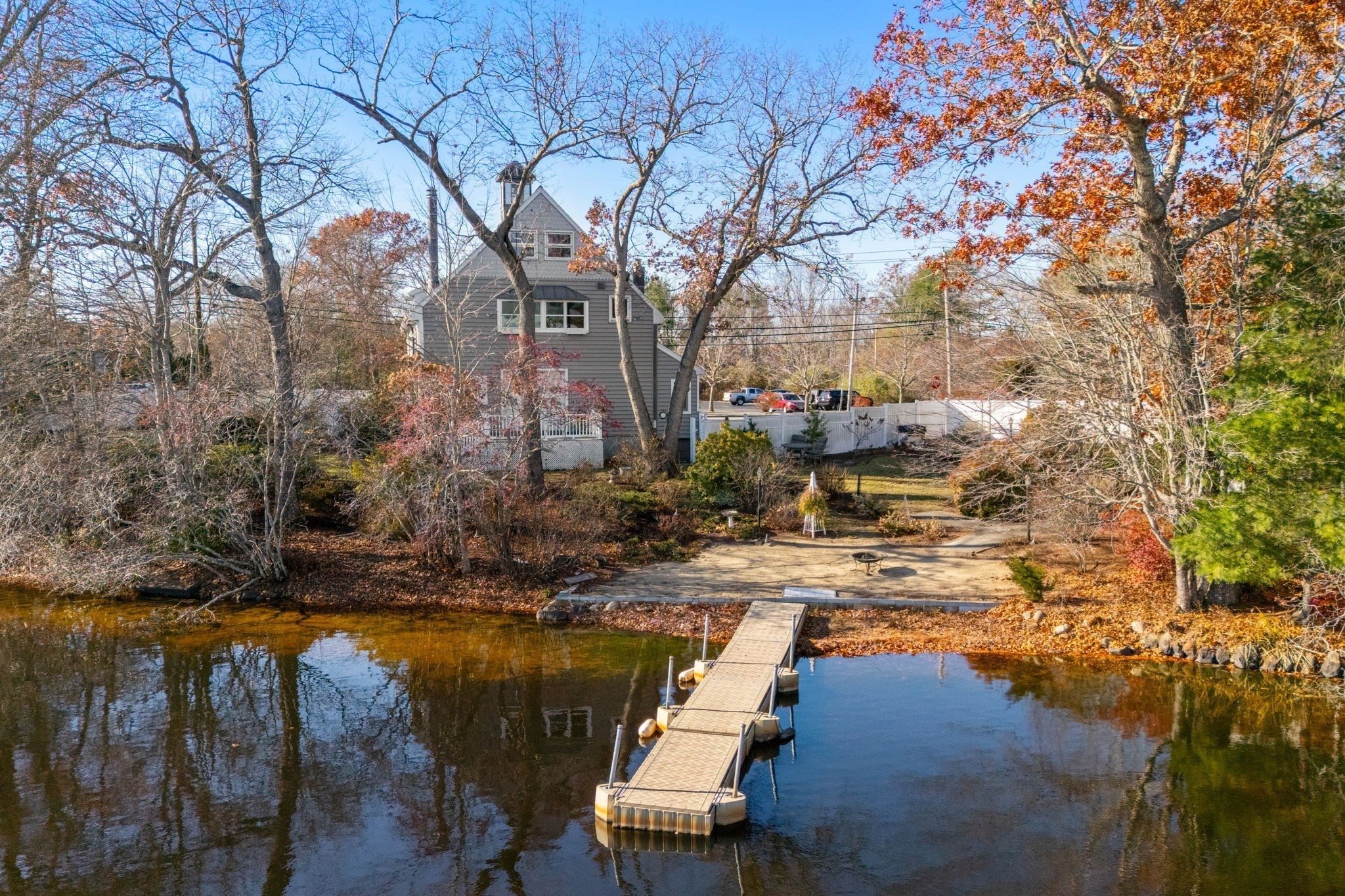 553 Monponsett St, Halifax, MA 02338