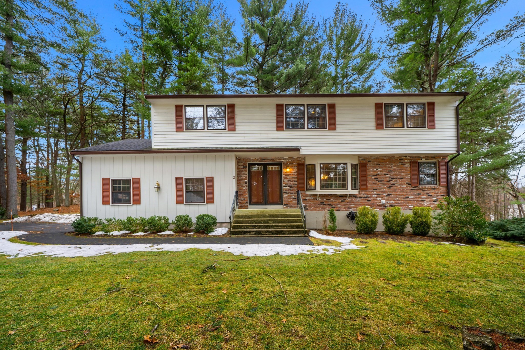 2 Garfield Ln W, Andover, MA 01810