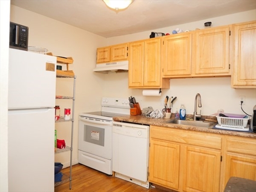 1027 Commonwealth Ave, Apt 27