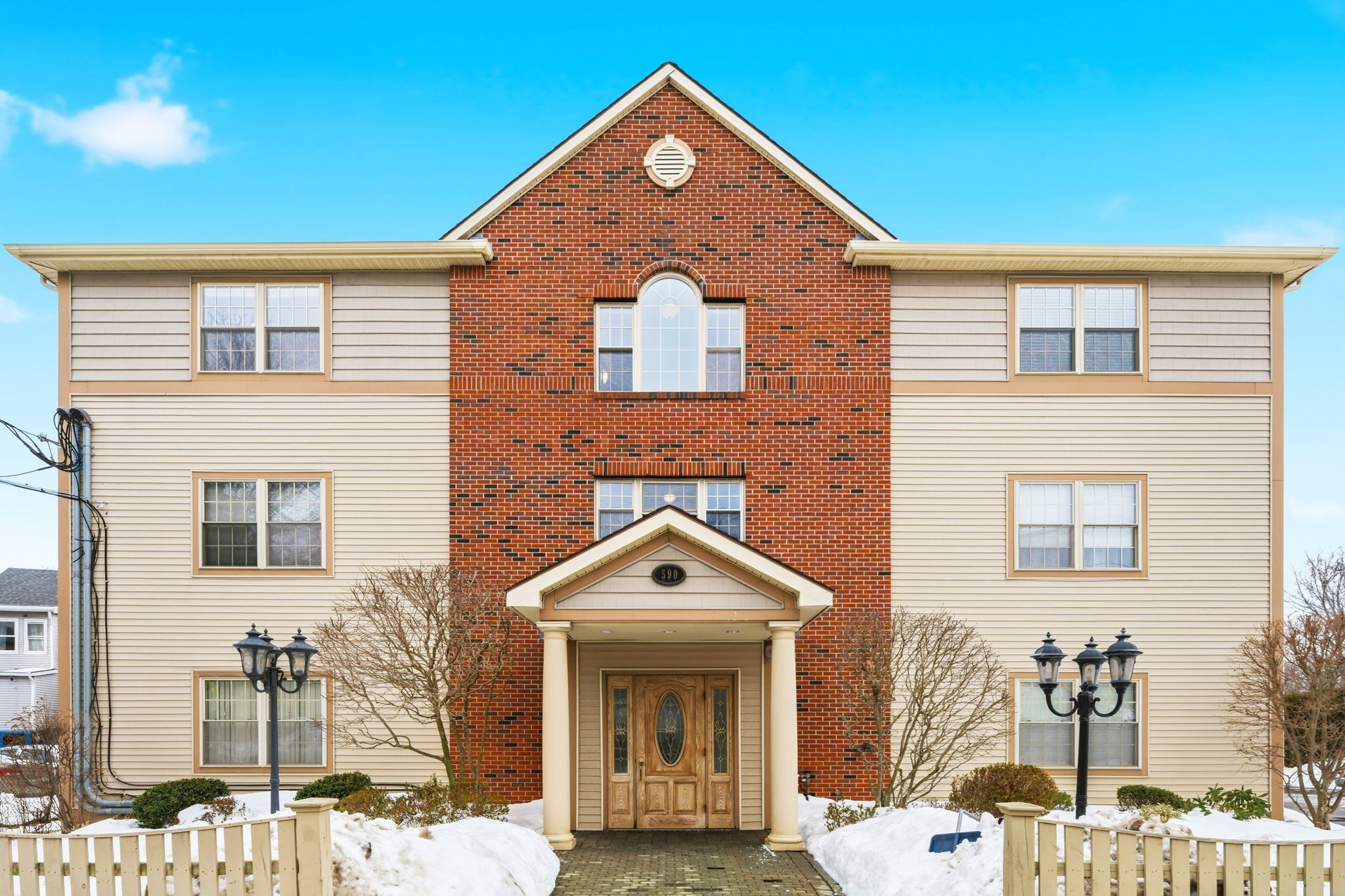 590 Boston St Unit 303, Lynn, MA 01905