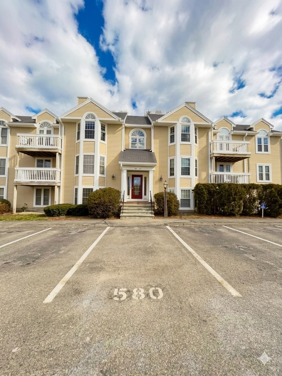 212 Carriage Ln Unit 212, Taunton, MA 02780
