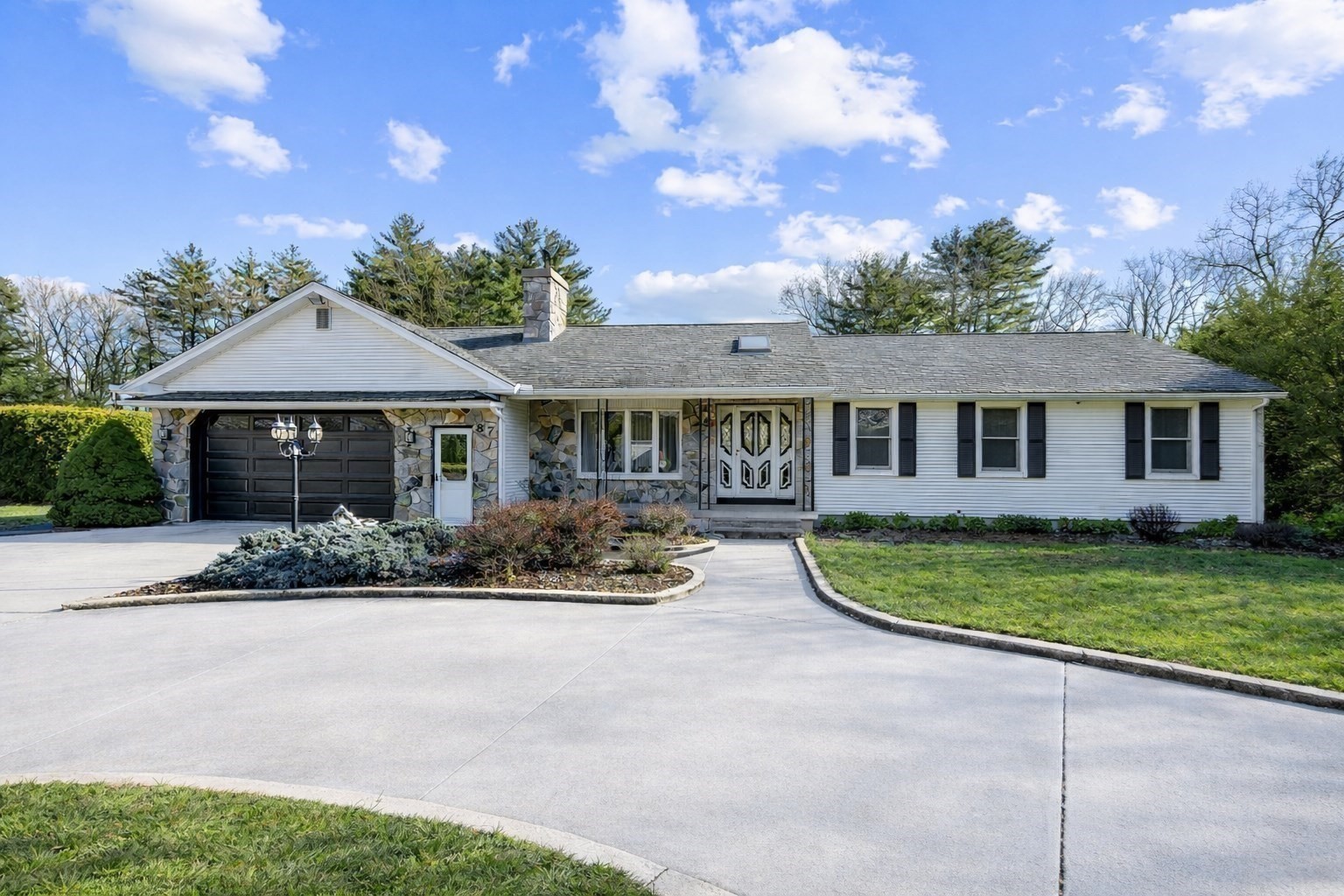 87 Morgan Street, Granby, MA 01033