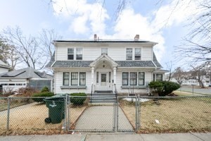 52 Herman St, Springfield, MA 01108