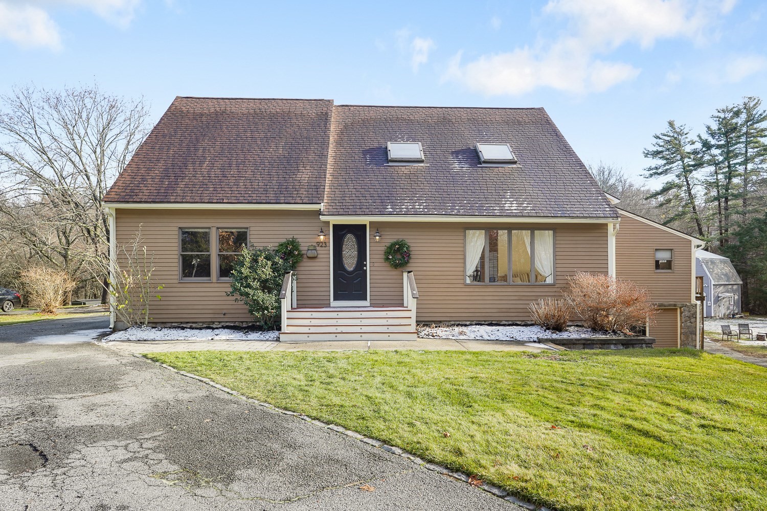 923 Main St, Northbridge, MA 01588