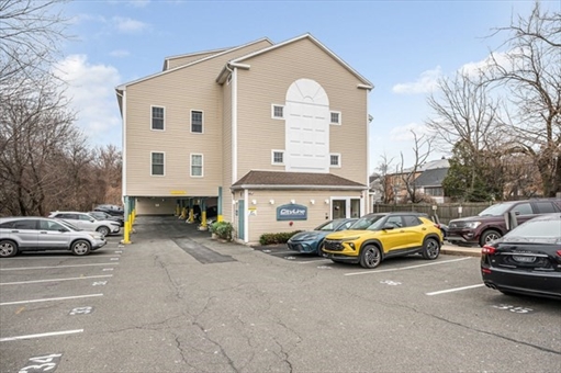 39 Broadway, Apt 305