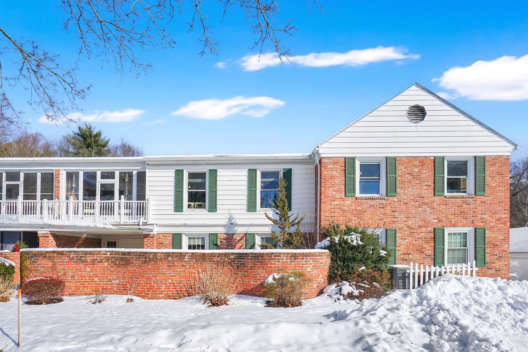 40 Halifax Ct Unit D, Springfield, MA 01108