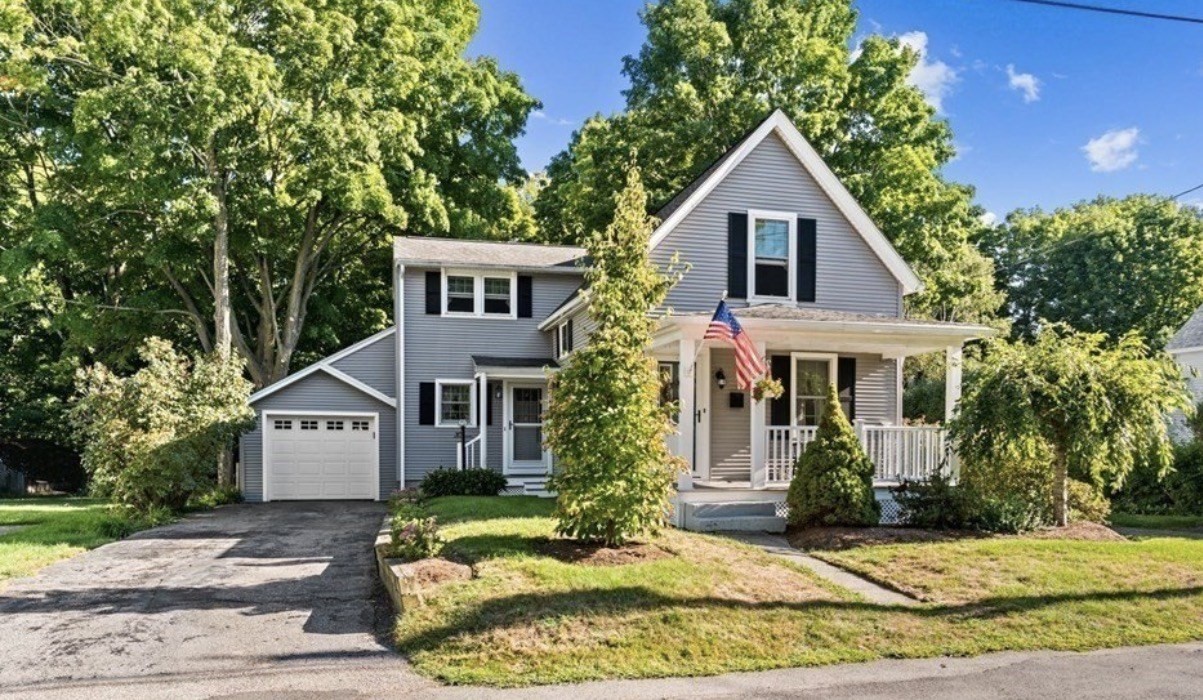 11 Cedar St, Westborough, MA 01581