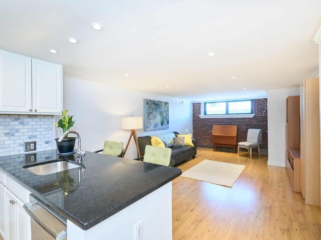 42 Eighth St. Unit 5521, Charlestown, Boston, MA 02129