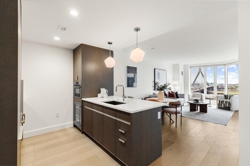 100 Lovejoy Wharf, Apt 8H