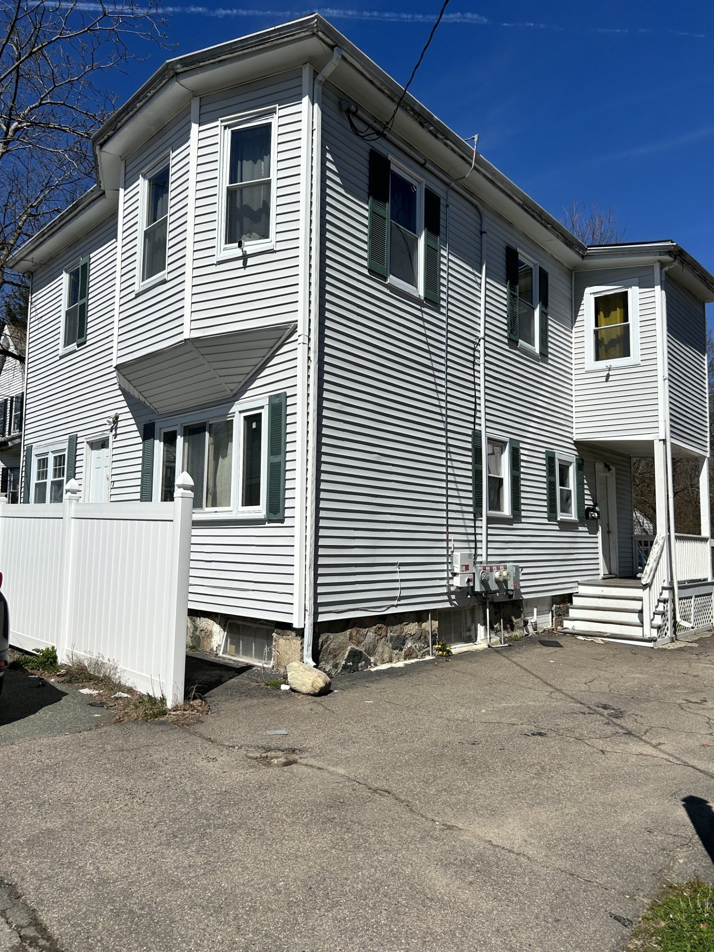 65 Vine St, Brockton, MA 02301