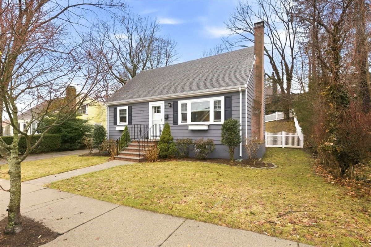 7 Pleasantdale Rd, West Roxbury, Boston, MA 02132
