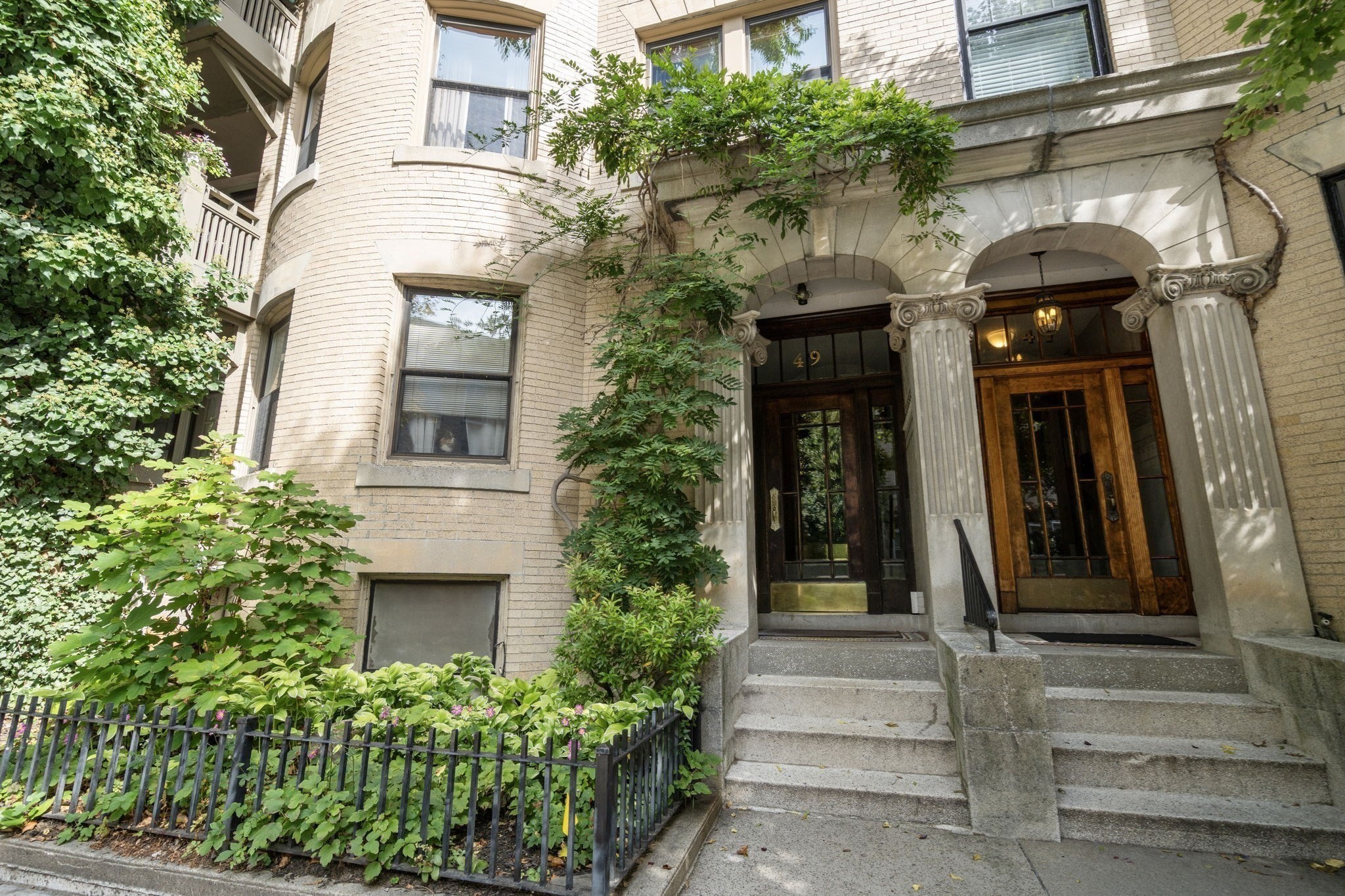 49 Winchester St Unit 2, Brookline, MA 02446