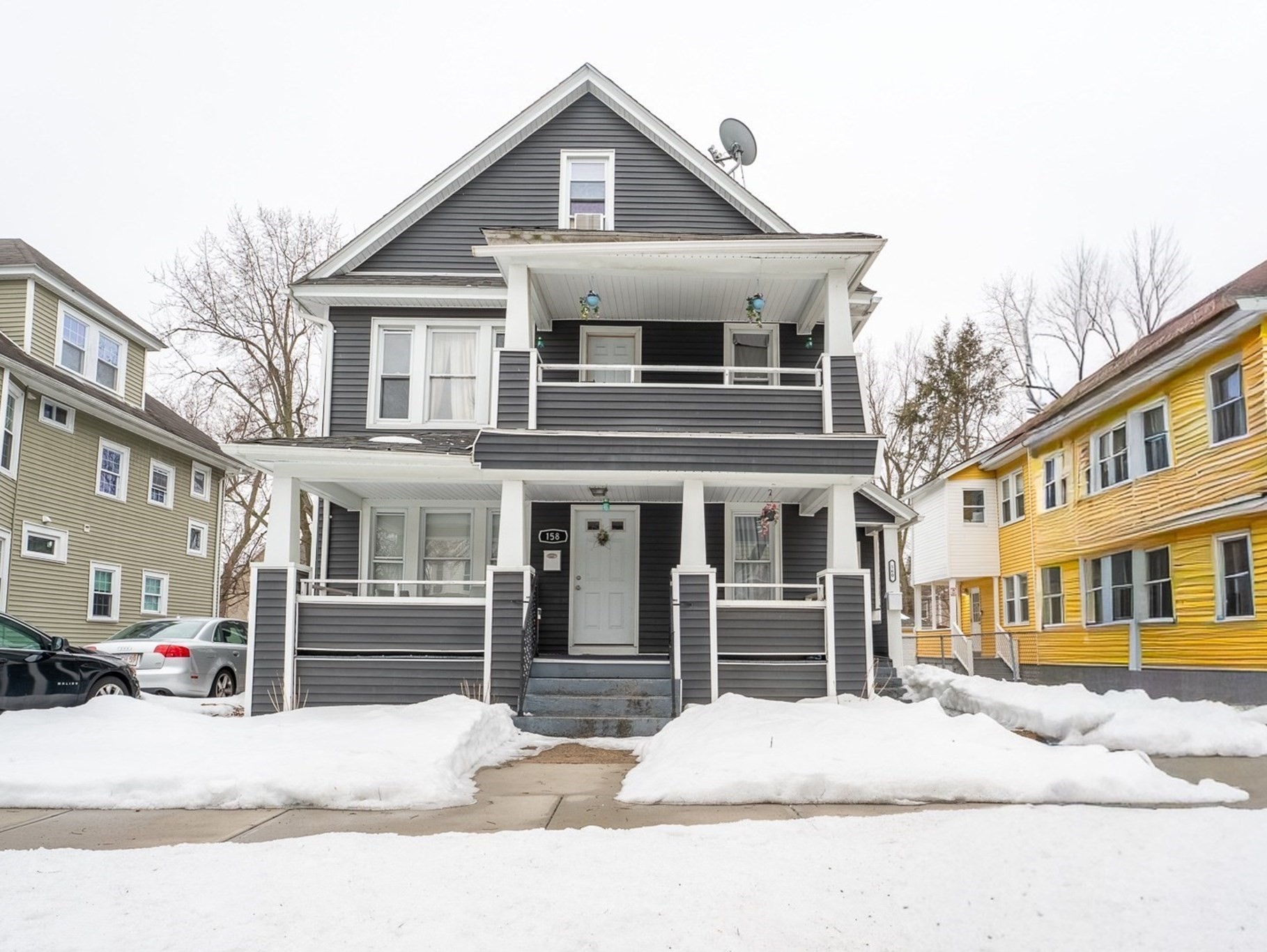 158 Oak Grove Ave, Springfield, MA 01109