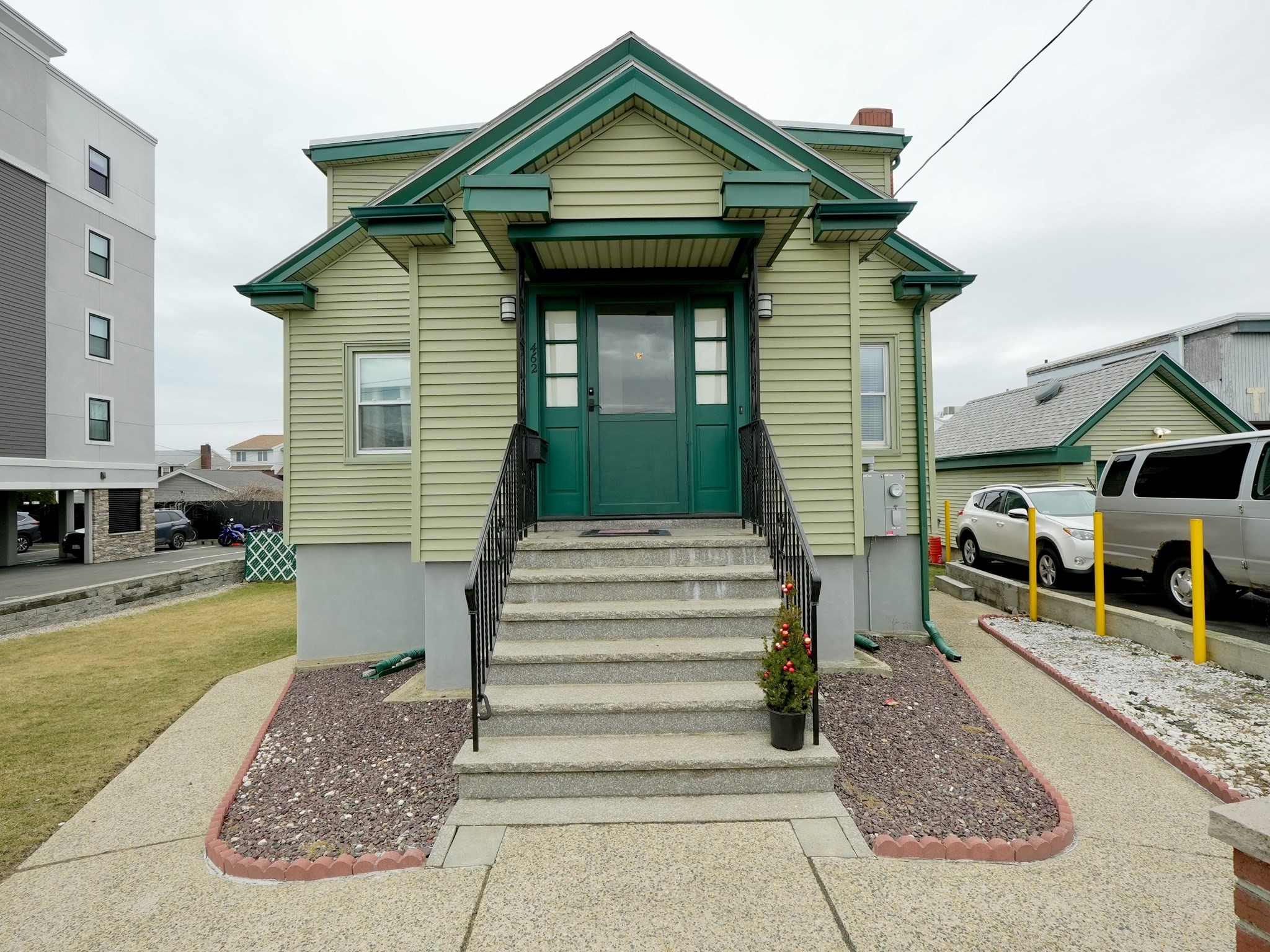 462 American Legion Hwy, Revere, MA 02151