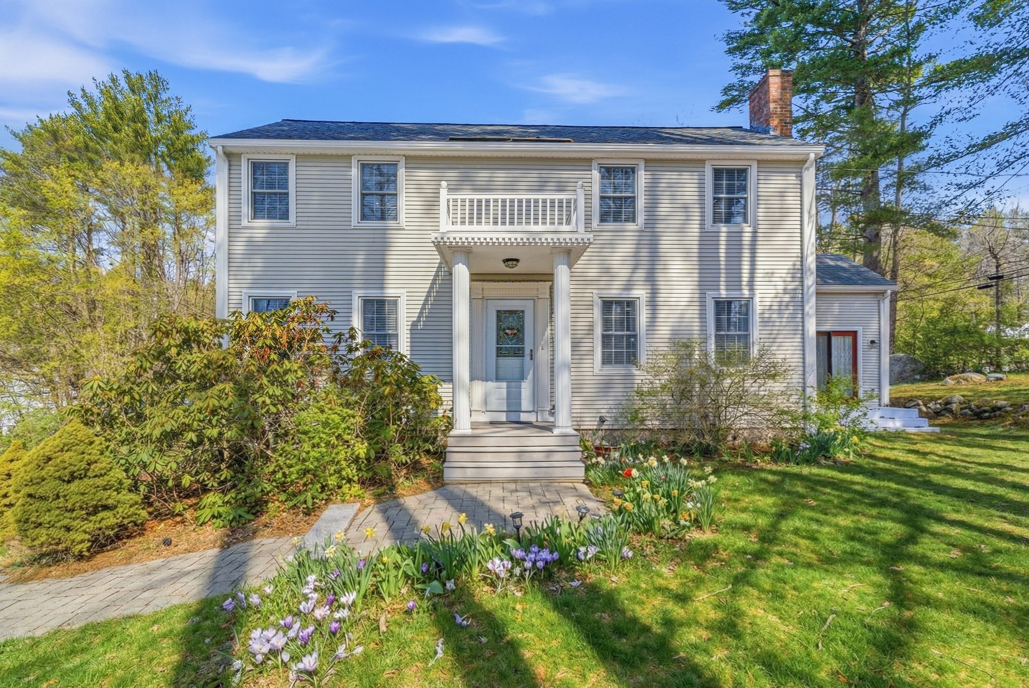 38 Groton Rd, Westford, MA 01886
