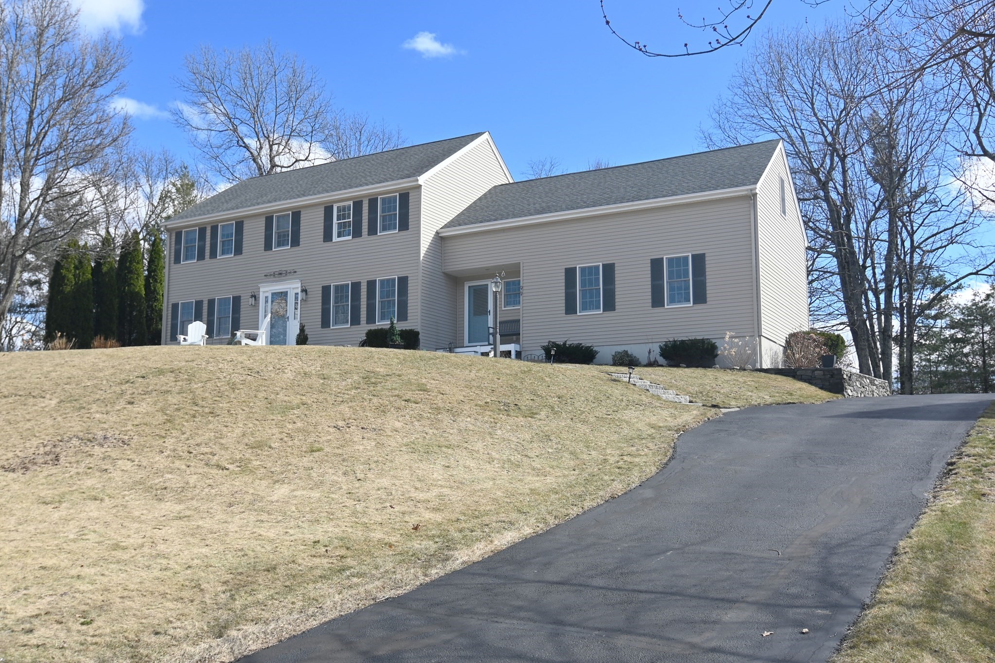 99 Flagler Dr, Holden, MA 01520