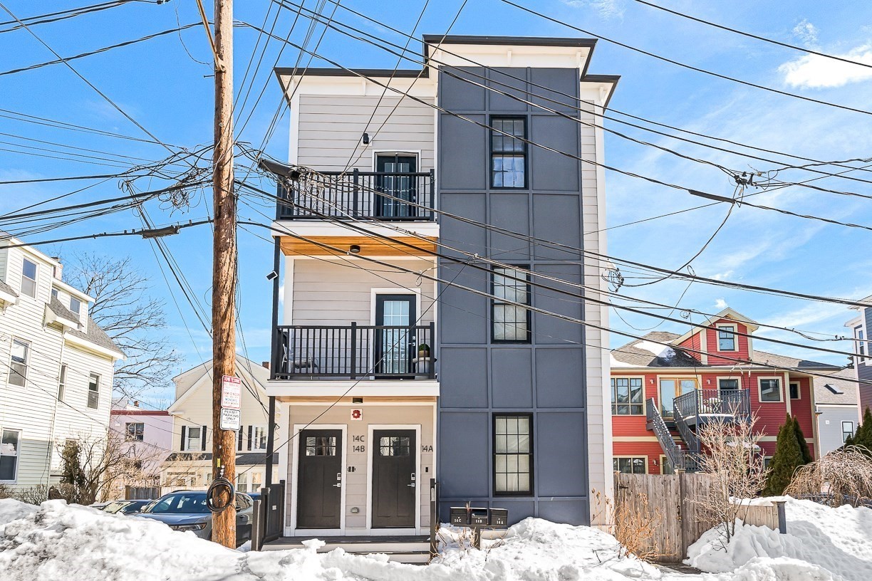 14 Carlton St Unit B, Somerville, MA 02143
