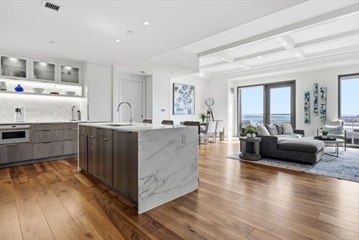 300 Pier 4 Blvd, Apt 8E