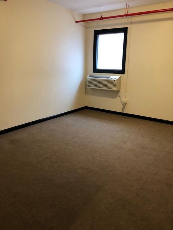 33 Dover St Unit 322, Brockton, MA 02301