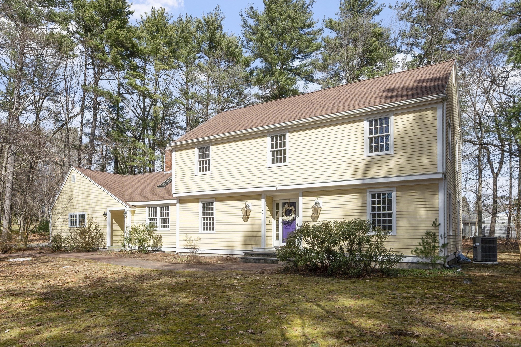 1 Carlton Dr, Acton, MA 01720
