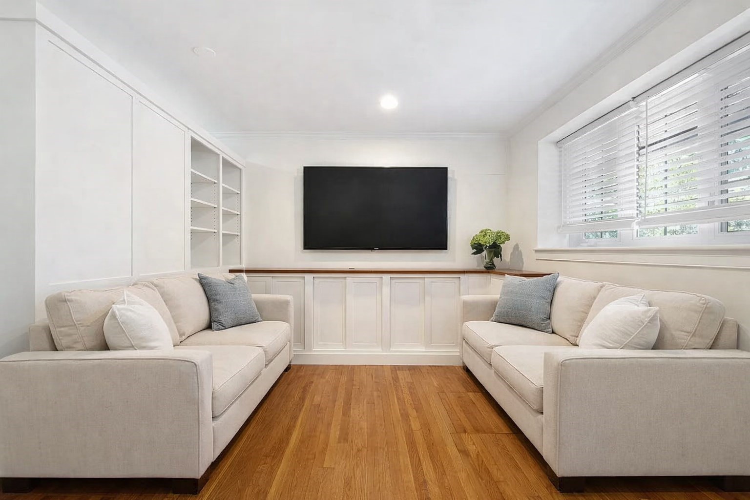 549 Centre St Unit 2, Newton, MA 02458