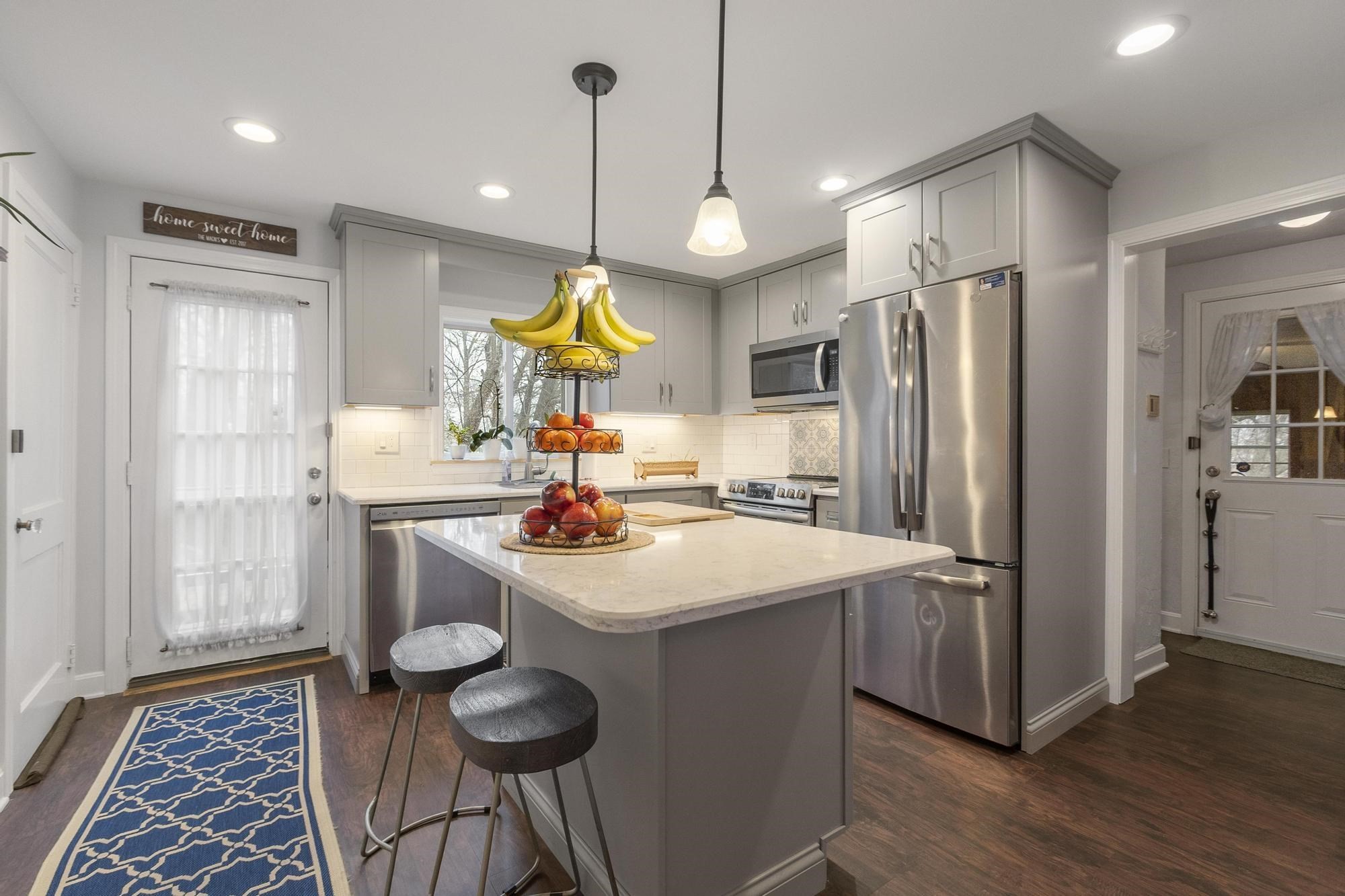 33 Eastford Rd, Auburn, MA 01501