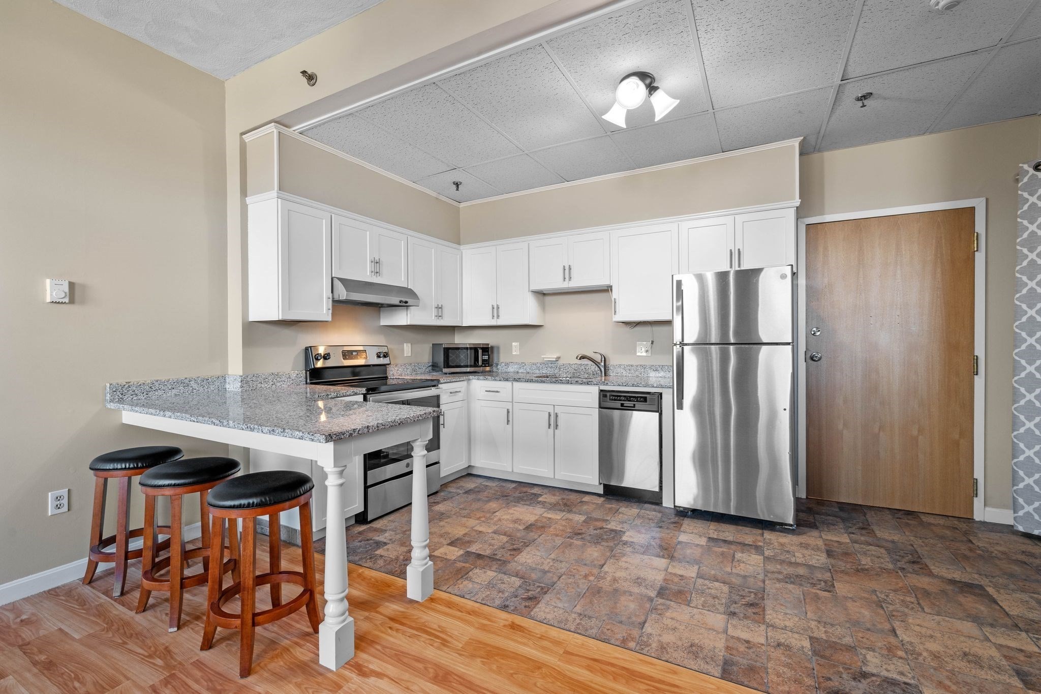 80 Foster St Unit 507, Peabody, MA 01960