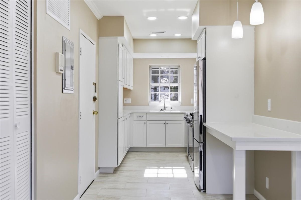 116 Lake Shore Road Unit 4, Boston College, Boston, MA 02135 - Image 3