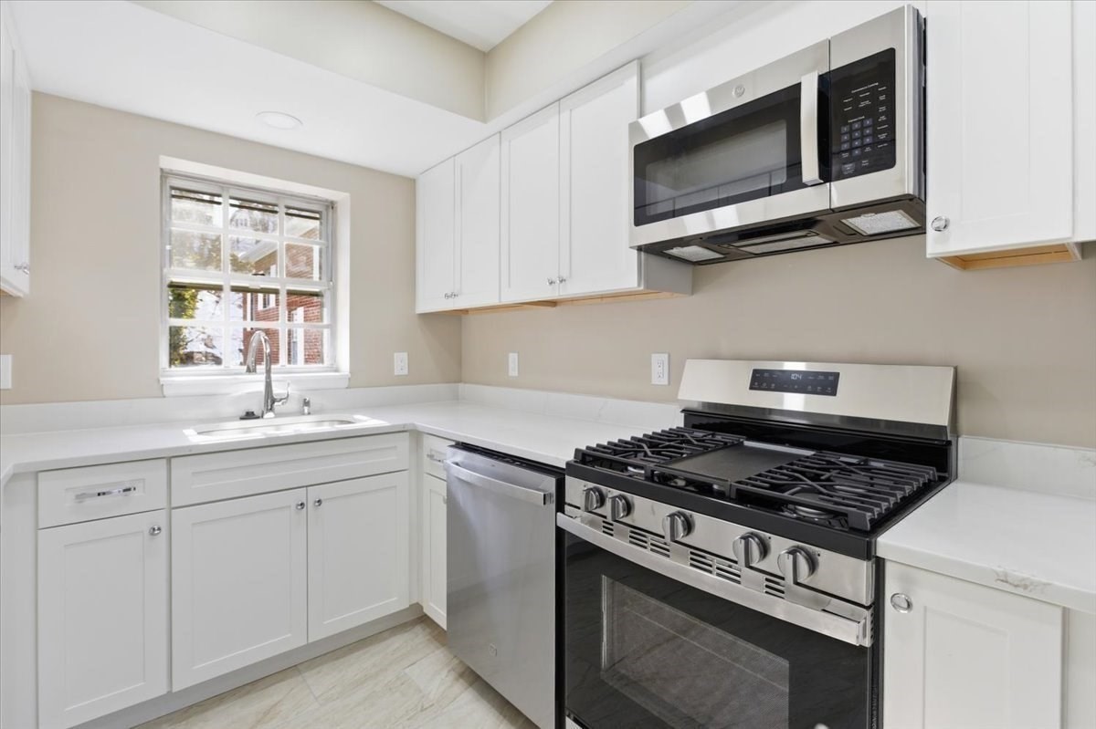 116 Lake Shore Road Unit 4, Boston College, Boston, MA 02135 - Image 4
